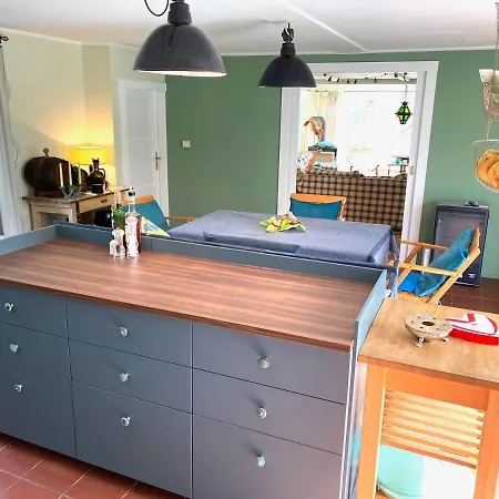 Liebenswertes Sommerhaus In Seenaehe بيت للعطل