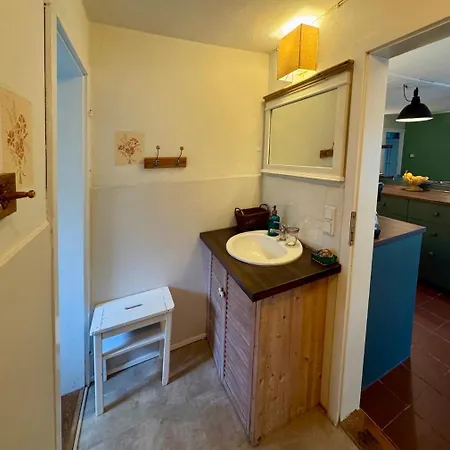 Liebenswertes Sommerhaus In Seenaehe * باد سارو