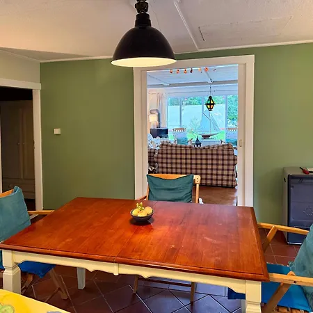 Liebenswertes Sommerhaus In Seenaehe باد سارو