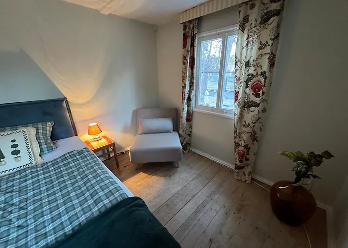 Liebenswertes Sommerhaus In Seenaehe