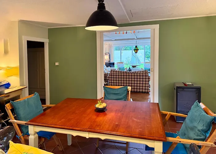 Liebenswertes Sommerhaus In Seenaehe Бад-Заров